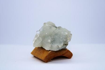 Apophyllite sur quartz f23 3 