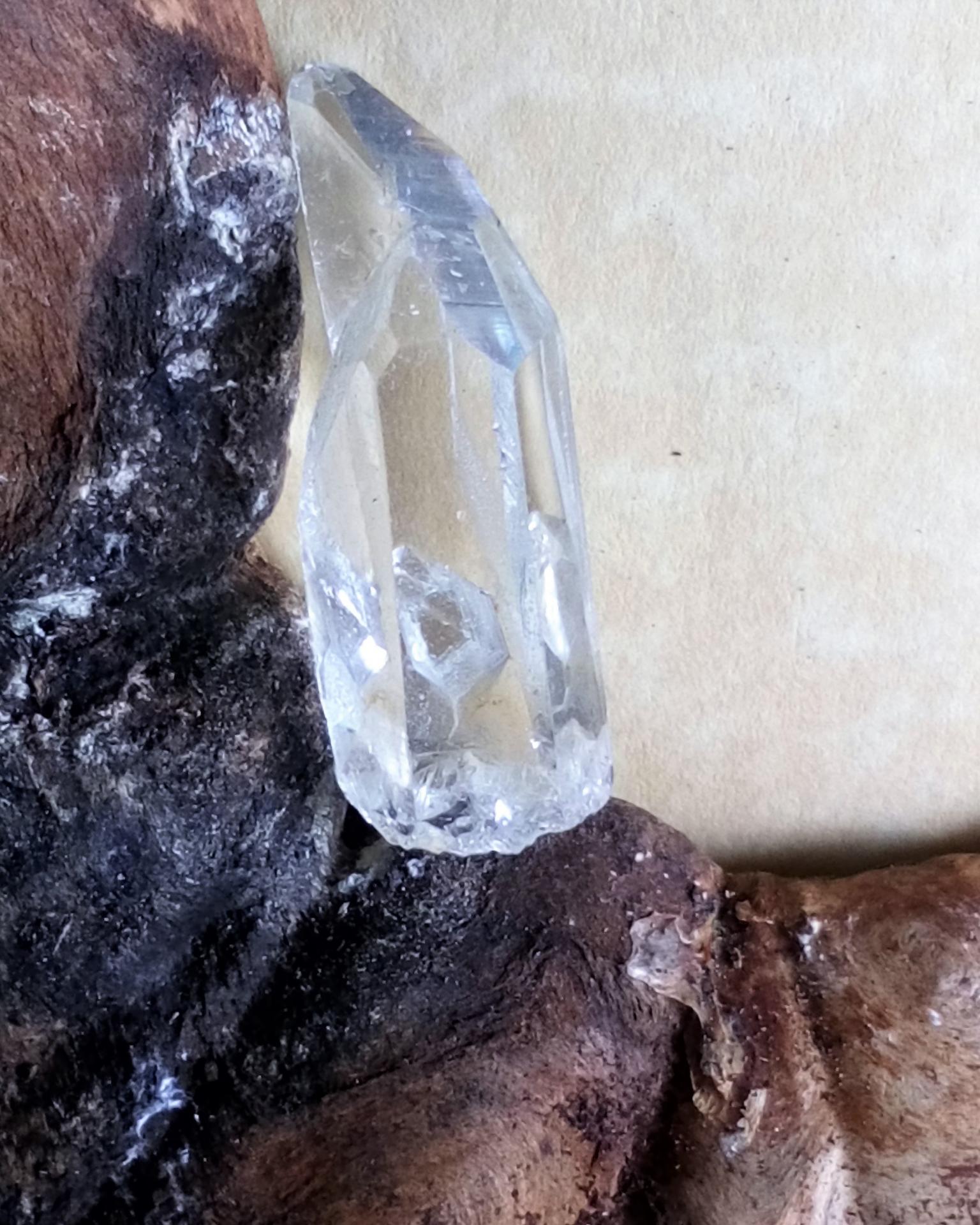Cristal de roche mine de la guardette 5