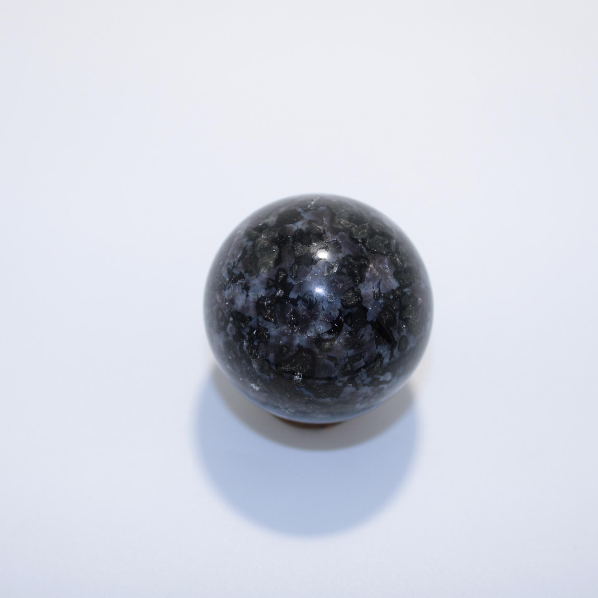 J08 sphere gabbro 1 1