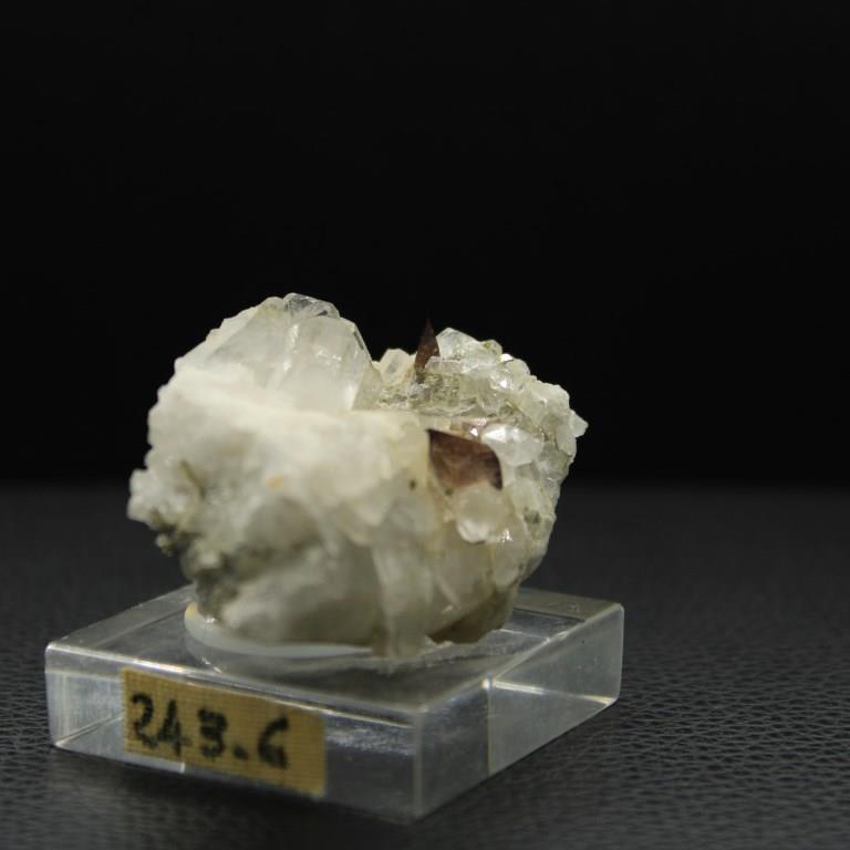 Quartz axinite h68 3 