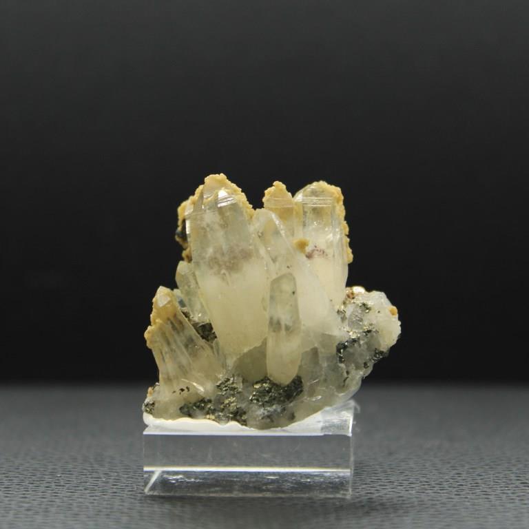 Quartz pyrite h76 3 
