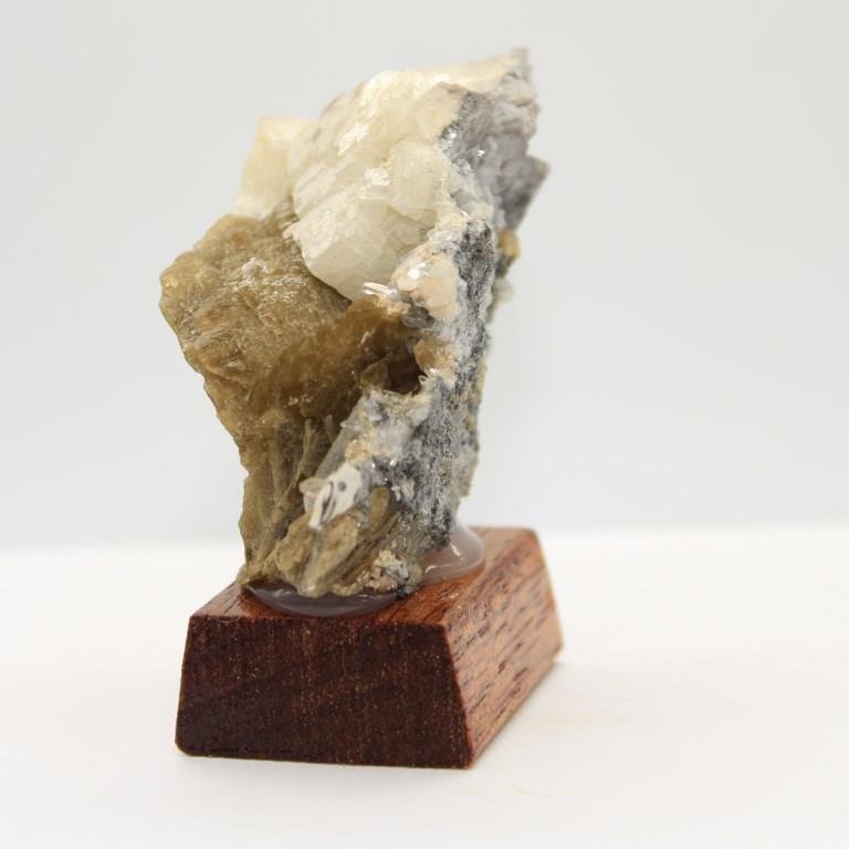 Siderite quartz adulaireh43 3 